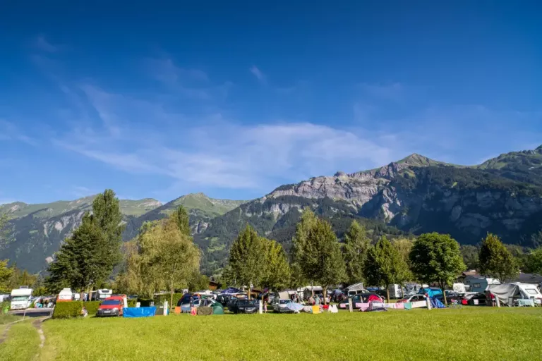 Zeltwiese am Camping Aaregg am Brienzersee Schweiz