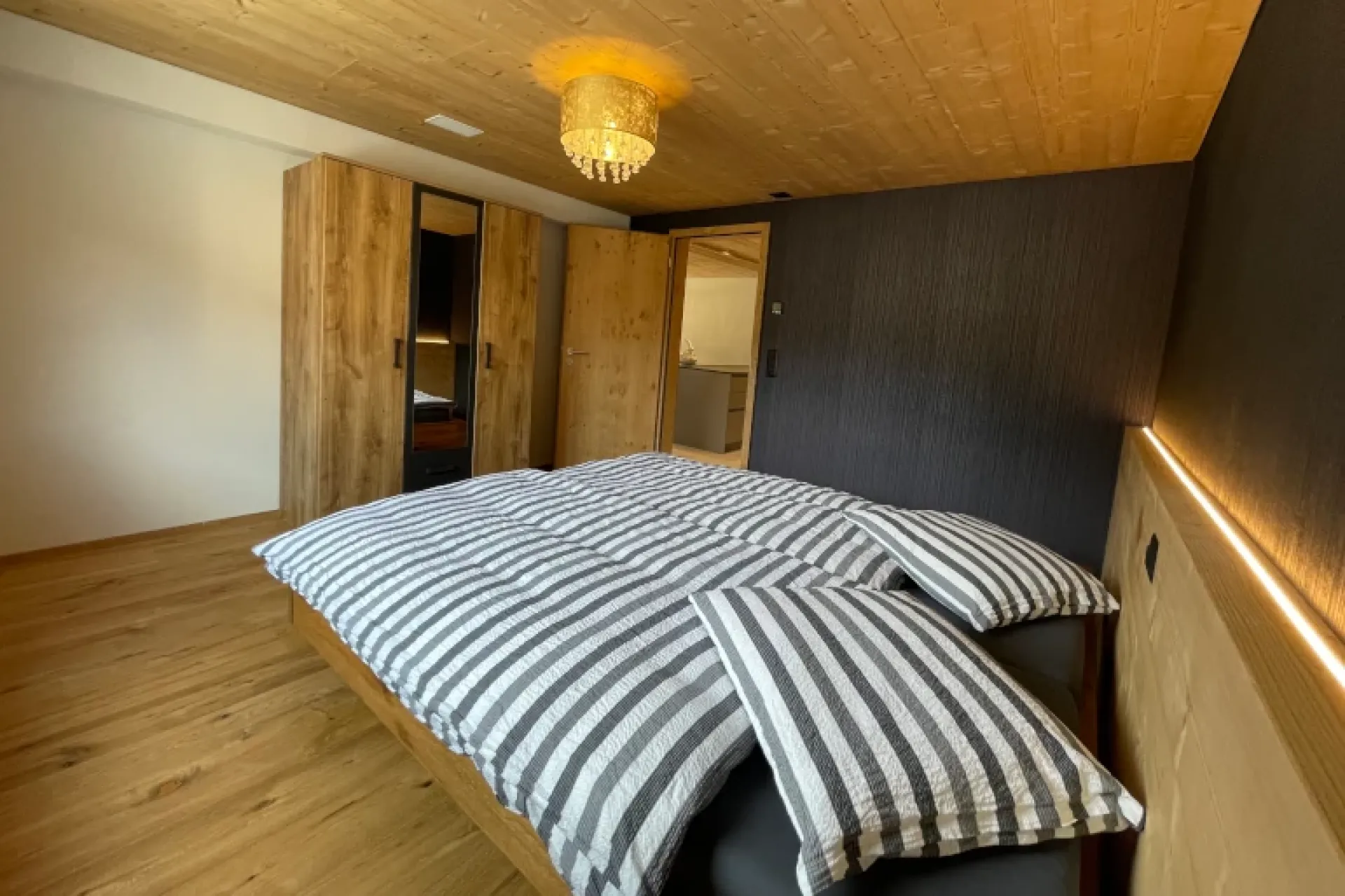 Doppelzimmer mit Doppelbett