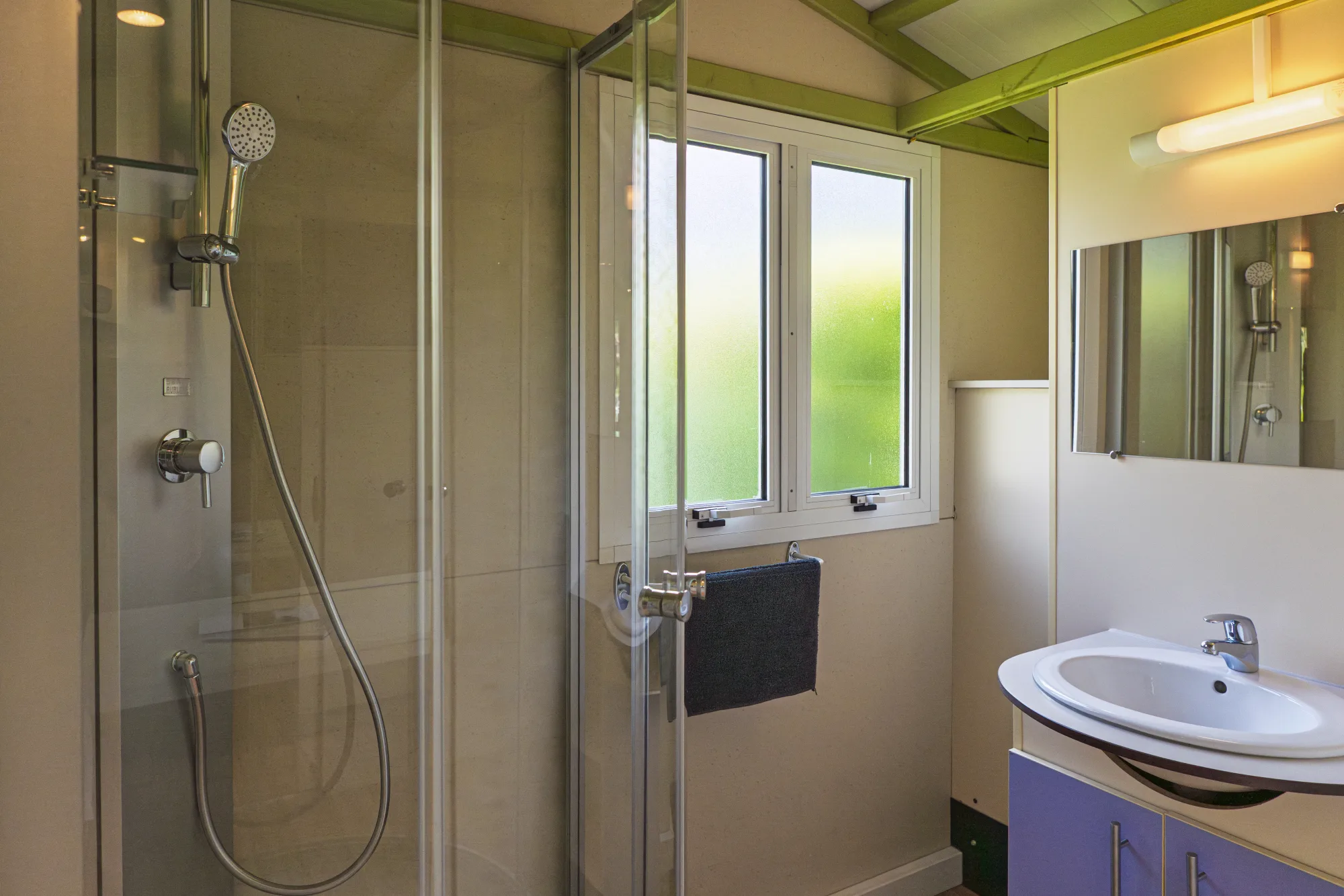 Samoa am See — Dusche und WC