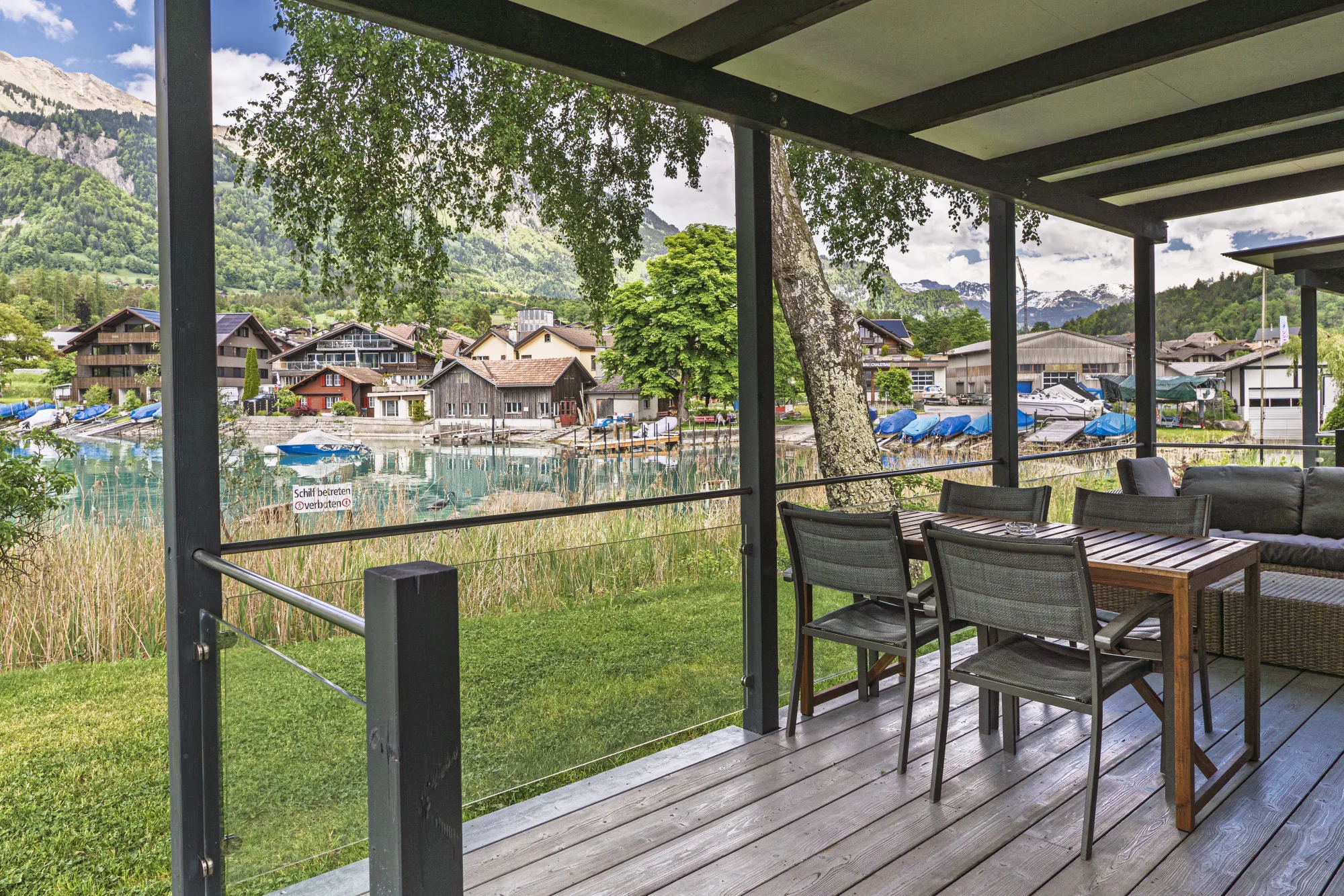 Villa Seeblick — Detailansicht mit Holzfassade
