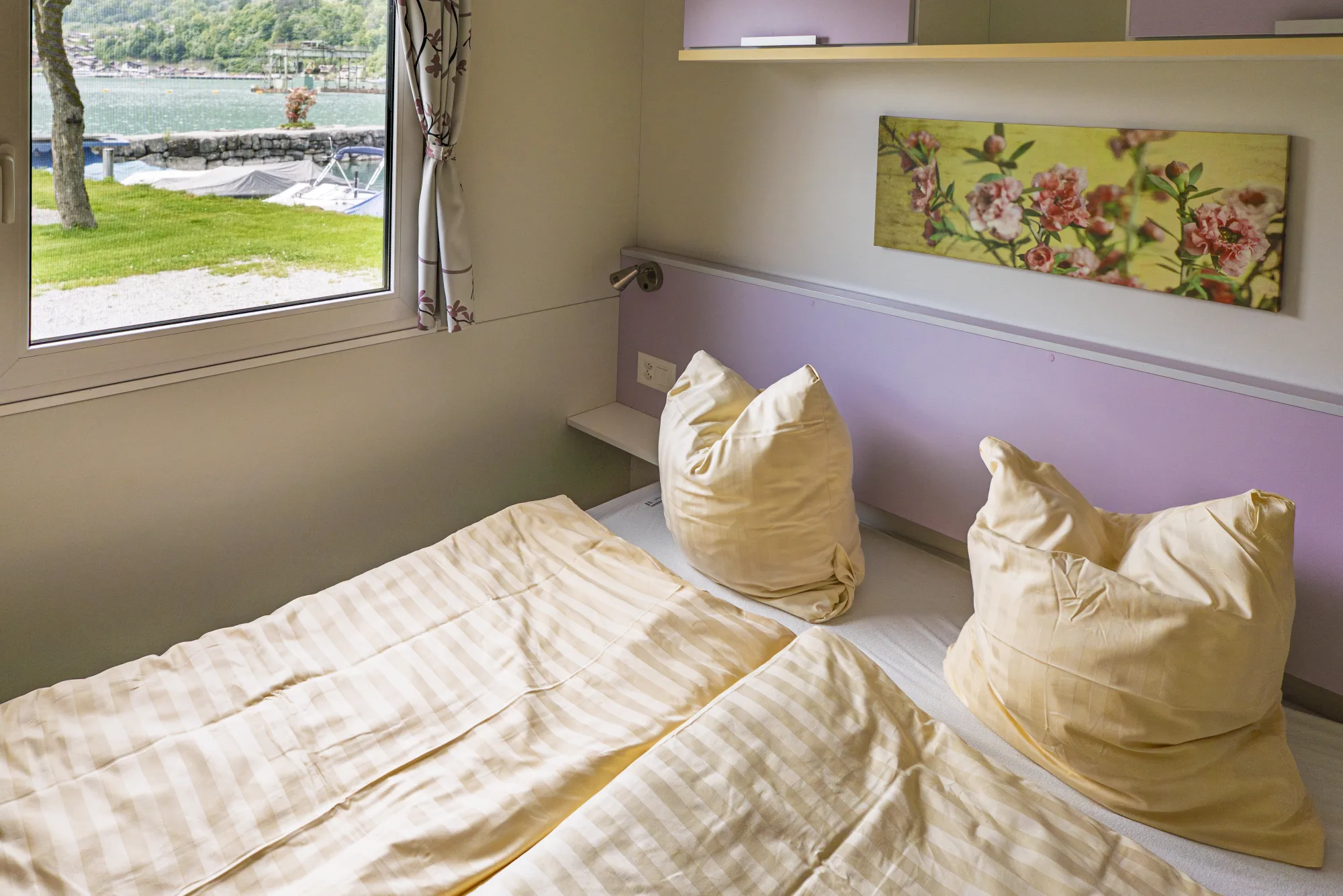 Villa Seeblick — Schlafzimmer mit Doppelbett