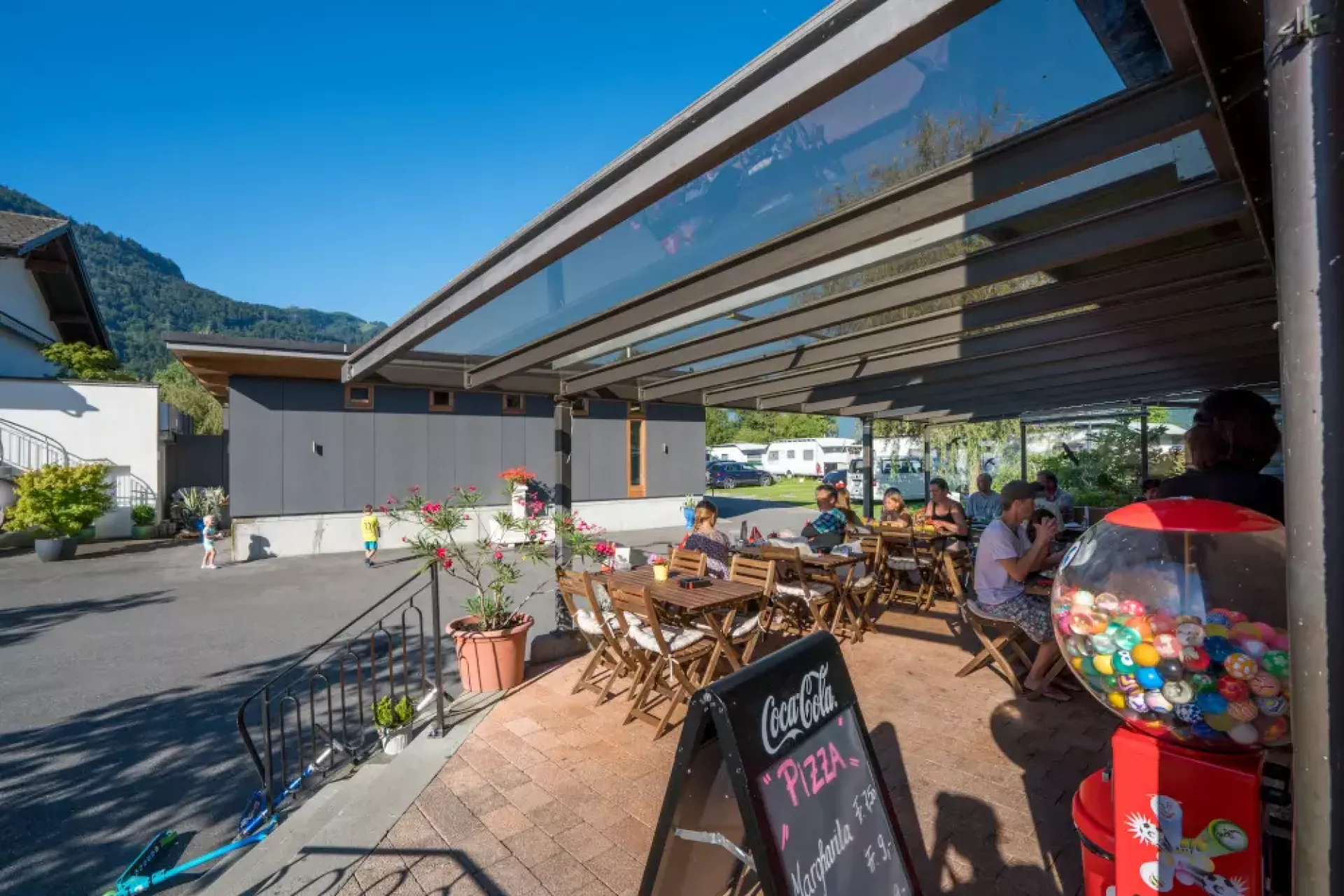 Bistro und Shop auf dem Camping