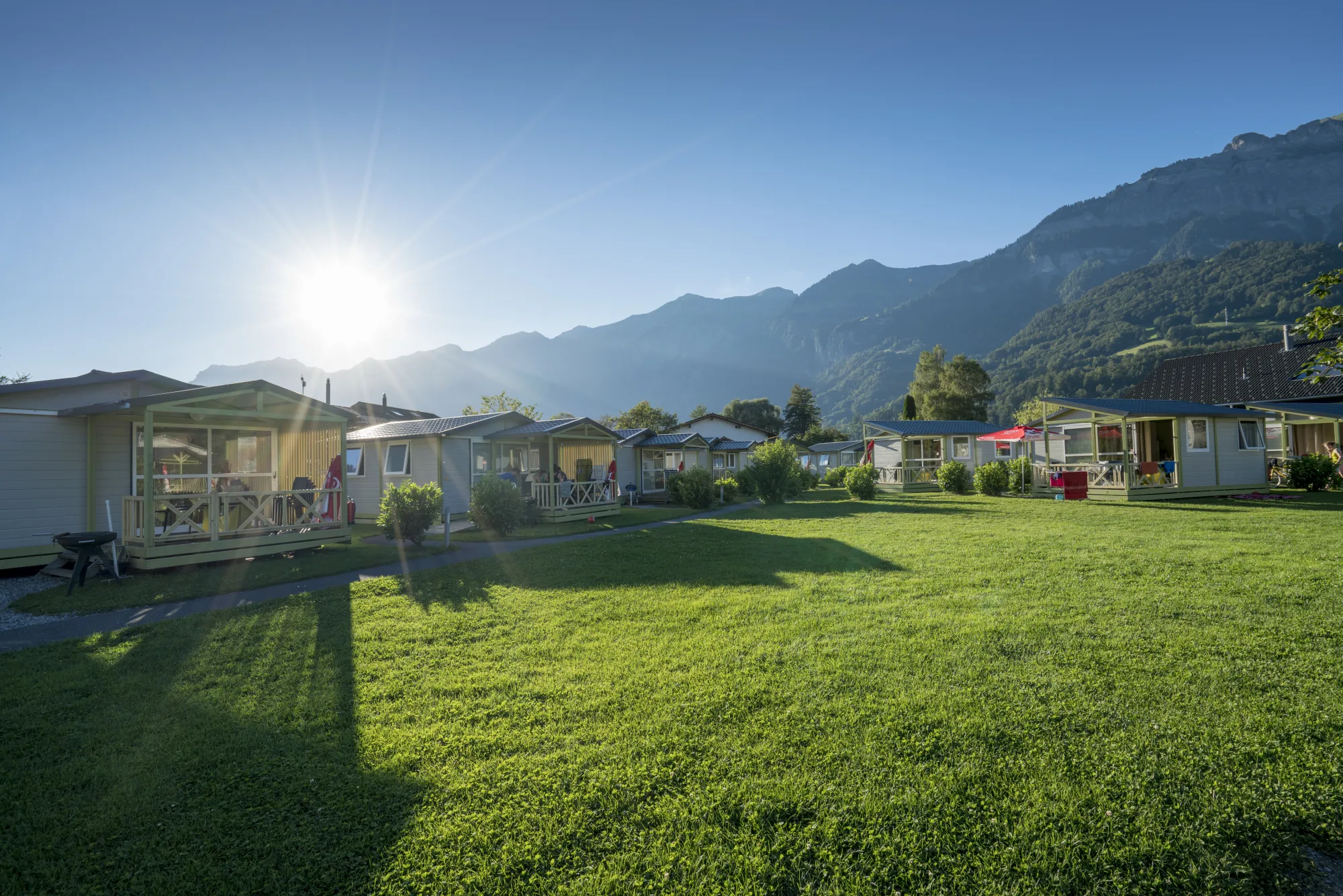 Bungalows direkt am Brienzersee auf dem Camping Aaregg